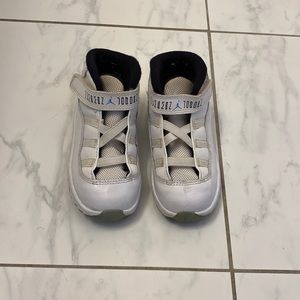 Nike Air Jordan 11 Retro BT Legend Blue Sneakers